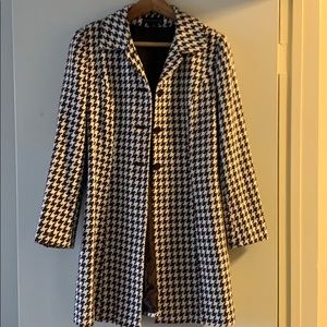 Women’s houndstooth coat